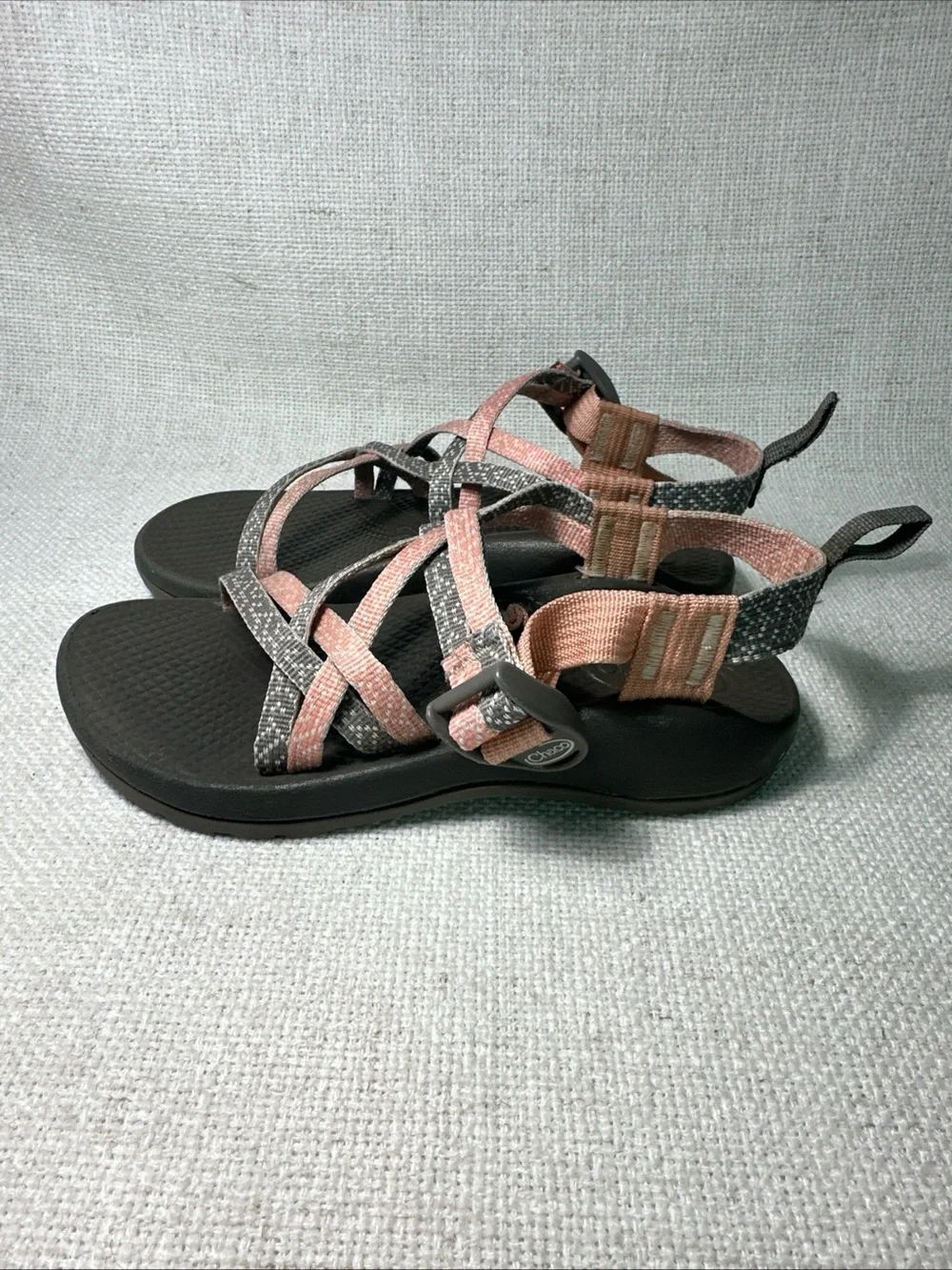 Chaco Girls Pink & Gray Strappy Sandals with Black Footbed Size 2